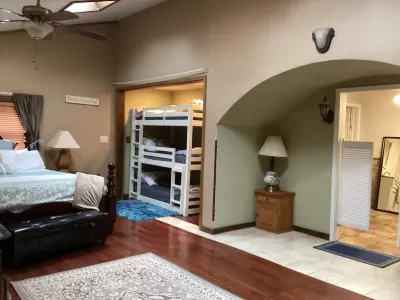 The Oasis, baseball families perfect lodging, 5 minutes to CASV.