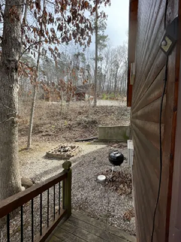 Kings Cabin on the edge of town only 1/2 mile from Current River !