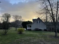 A Restful Creekside Getaway Hotels in Smithbridge