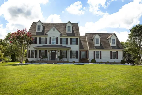 Spacious 5 bedroom w game room, theatre, and sauna