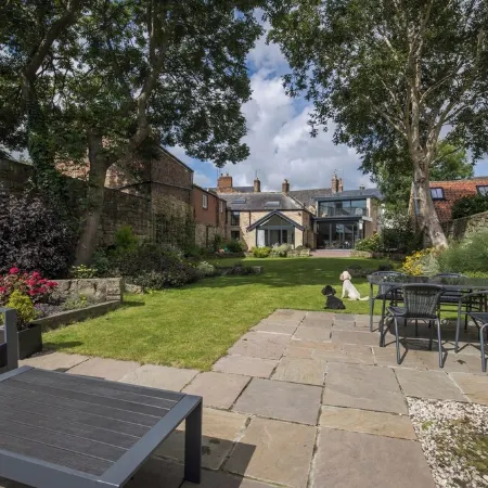 CROSS HOUSE APARTMENT Dog Friendly Barn Conversion in the Heart of Warkworth