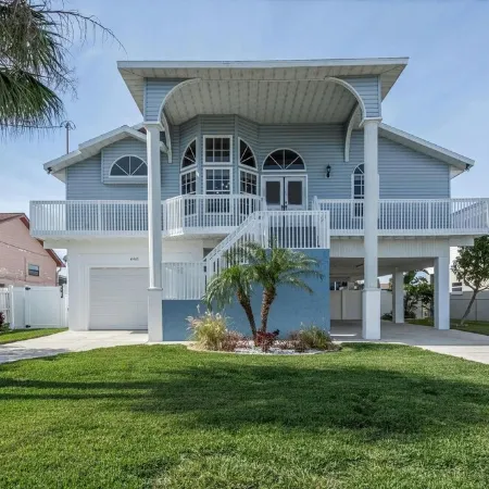 The Blue Heron- Waterfront-Gulf Access-Dock-Pool-Kayaks