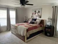Gorgeous remodeled farmhouse 8 miles from Canton market.
