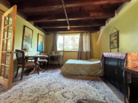 Topanga Japanese Tea House + Private Creek + Mountain Trails. Hotels in Topanga