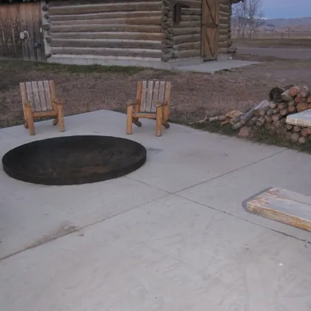 Cozy rustic cabin on Little Sheep Creek at foot of Lima Peaks