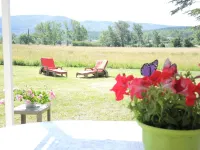 Gite at the foot of Mont Ventoux, between Sault, gorges de la Nesque and Monieux Hotels in Monieux