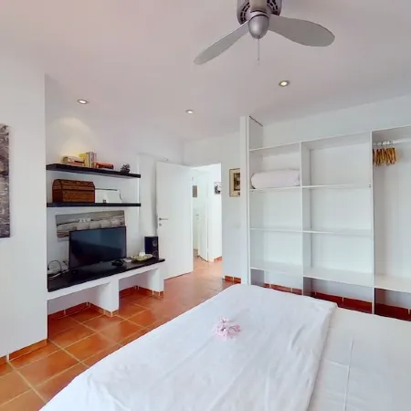 Oceanfront Villa "Mare Cubum" Panoramic Views, Extreme Location, Pool, Climate!