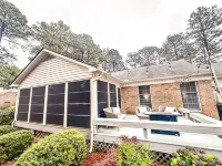 Golf Front home on Pine Needles. 4 King Beds : 5 miles from villages Отели рядом со станцией Southern Pines Amtrak Station