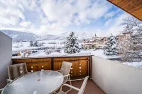 Luxe Chalet - Sleeps 15