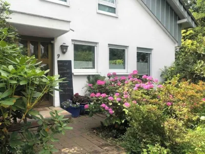 Brühl, Fewo an der Hochschule des Bundes Hoteles cerca de Phantasialand