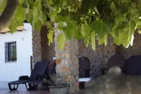 Rural house el recess, has a large area, with games for the little ones