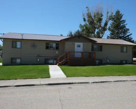 Freshly Remodeled 2 Bedroom, Full Kitchen, living Room Suite, in Cascade unit #2 Hotels in Cascade