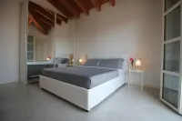 NEW apartment with pool and garage near the Beach