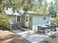 Charming, Updated Home in the Heart of Downtown Glen Arbor!