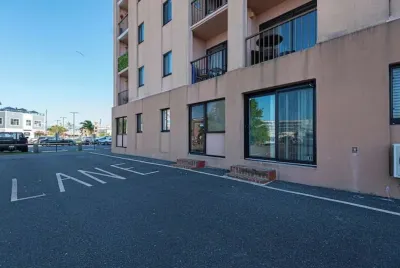 Walk to the Beach & Boardwalk!! 2 Bedroom Family Condo!