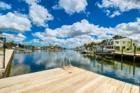 Gulf Sunset View on Deep Water Canal minutes from Weeki Wachee Springs