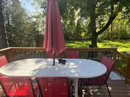 Lake Geneva Haven - Located in the Center of Everything! Отели рядом с достопримечательностью «Galena Garlic Company»