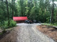 WINDROCK CABIN THAT IS 5 MINUTES AWAY FROM GENERAL STORE AND TRAIL HEADS BEAUTY!