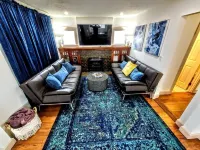 Charming City Cottage - 3 King Beds! Fiber Wifi!