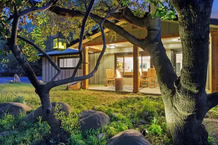 Three Oaks - Perfectly designed getaway!