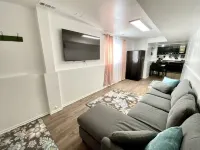 Lovely Basement Suite-2 bedrooms/1 bath with FULL kitchen and laundry!!!