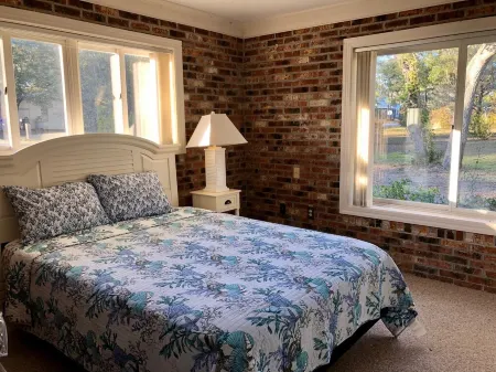 Callies Cottage - Oak Island