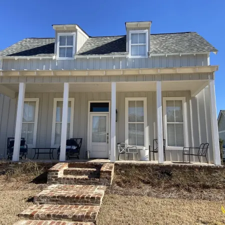 Luxury home— 5 minutes to Mississippi State!
