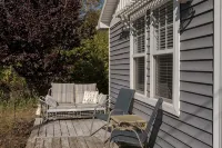 The Little Haven: Charming 2 bedroom beach cottage in South Haven!
