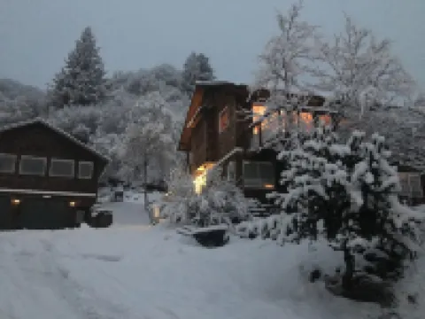 Loft on the Hill - In-town, Luxury, BIG VIEW!