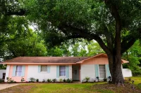 Charming cottage near beach: Fenced Yard, Firepit, Pets OK, King Bed - Sleeps 8 Hotels near W J Quarles Elementary School