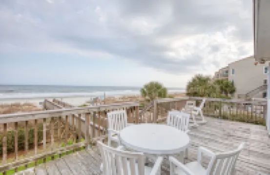 4Bedroom Beachfront Full House w/ Linens,Private Pool