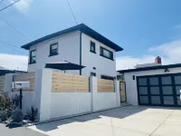 Modern Loft in Carlsbad Village steps to beach (Tesla Charger available)