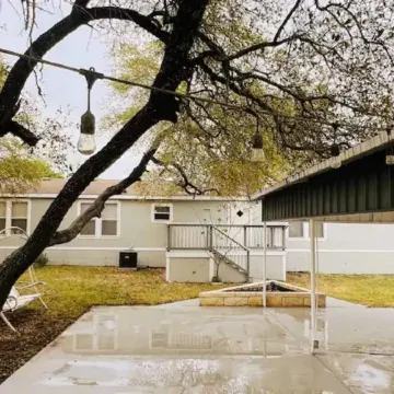 Natalia TX. Family Getaway!!