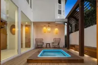 Newly Remodeled Luxury Waterfront Home on Venice Canal with Jacuzzi Hotel in zona 1921 State Theater