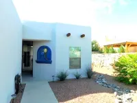 Cute and Quaint Detached Studio Casita