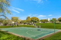 Serene Vacation Home - Trails, Golf & Dining!