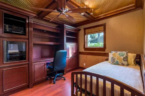 Palm Villa: New Remodel / Waterfront / Salt Water Pool!