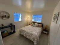 Naples-Vanderbilt beach house <1 mile to beach