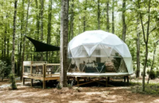Amazing Creekside Glamping Dome in Park-Like Setting with Hot Tub & A/C!