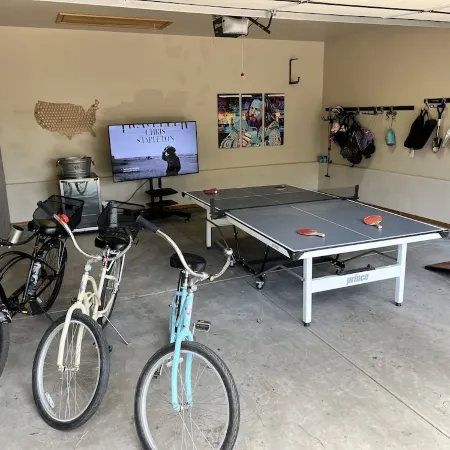 Torreon Cardinal Landing Cabin With Party Garage
