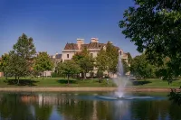 The Whitehouse SuiteYour Personal  Entertainment Space!