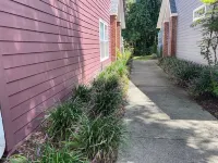 Centrally located for all Gainesville UF activities, shopping or hospitals.