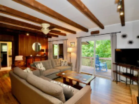 Boone/Banner Elk 3 Bedroom Pet Friendly Mountain Home Hotels in Watauga