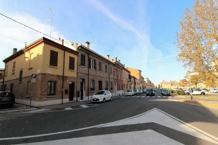Via di Roma 4, house in the center with terrace Отели рядом с достопримечательностью «Piazza del Popolo»