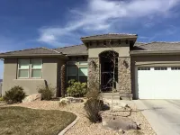 Sunny Walk Out Basement with Private Entrance - 30 Day Min