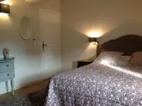 Le Mas de Baptiste near the town center with heated, sheltered swimming pool