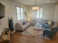 Well-equipped 3BR/3BA with large common space in the heart of Historic Downtown