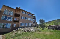 King bed, pvt hot tub, free wi-fi, 71