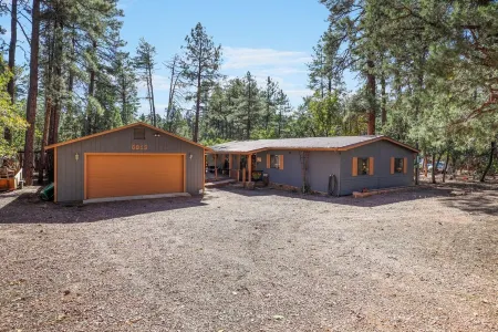 Surrounded by Pine Trees / Wildlife / Peaceful / Nearby Hikes Отели в г. Пайн