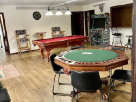 Largest Cabin Available for Rent in Cucahra! 26+ 韋爾法諾縣酒店